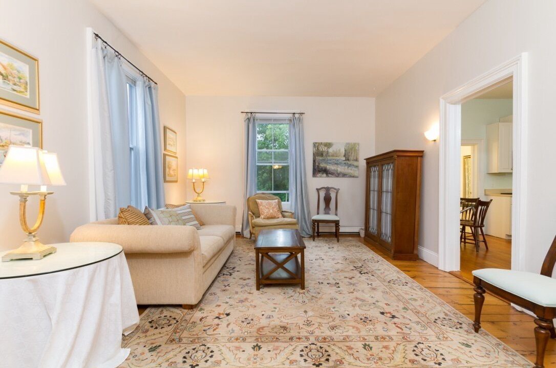 Photo of Livingroom in Fifth Ward