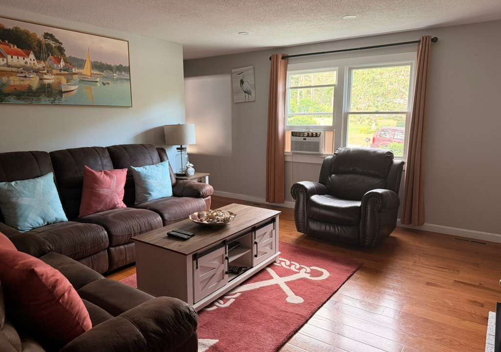 Photo of Livingroom in South Yarmouth