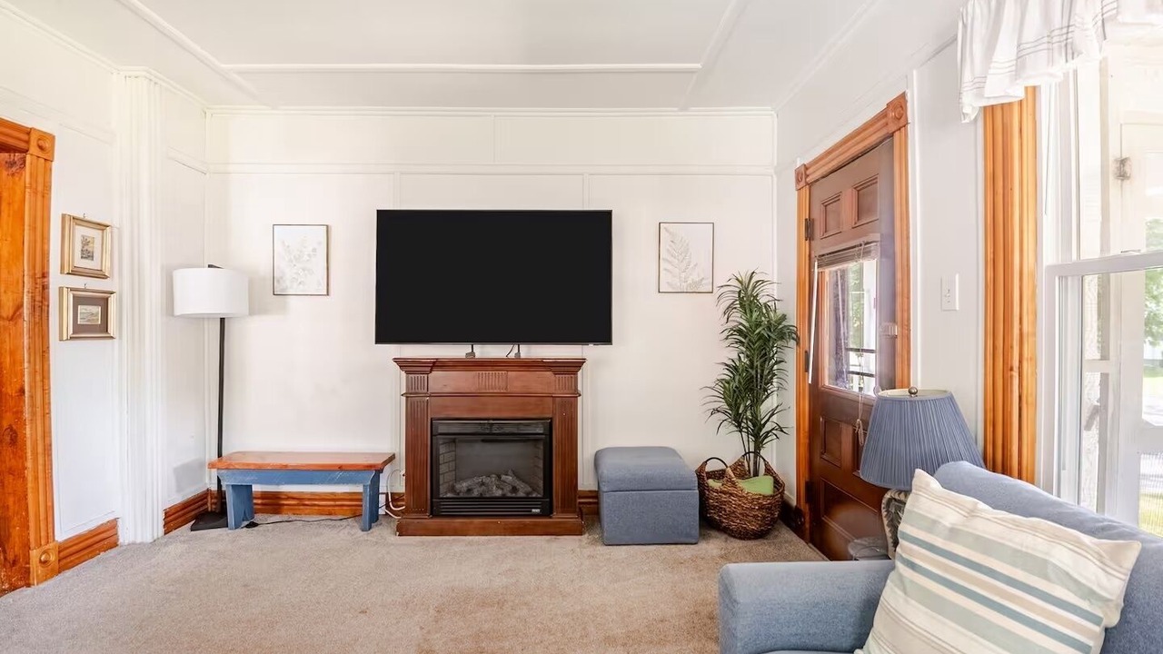 Photo of Livingroom in Bolton Landing