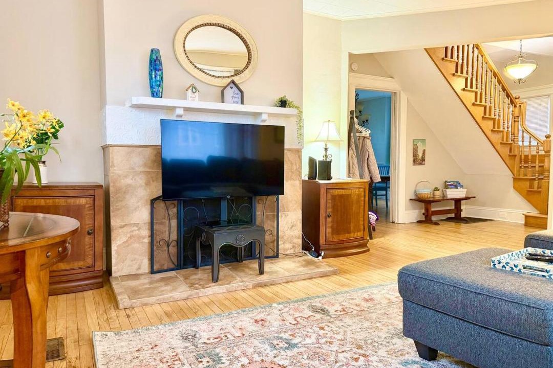 Photo of Livingroom in Eastside