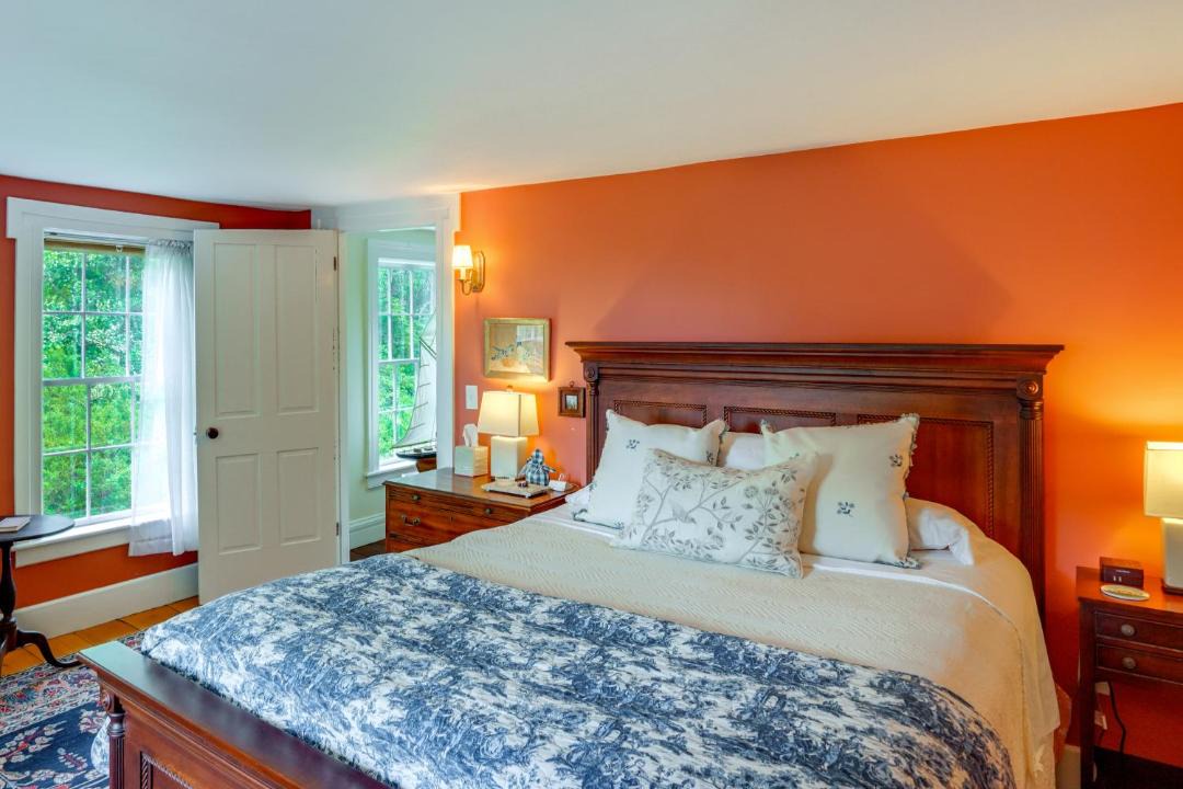 Photo of Bedroom in Middlefield