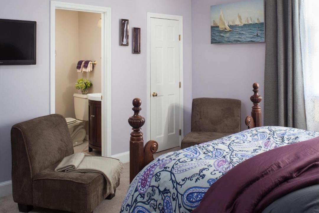 Photo of Bedroom in Off Broadway