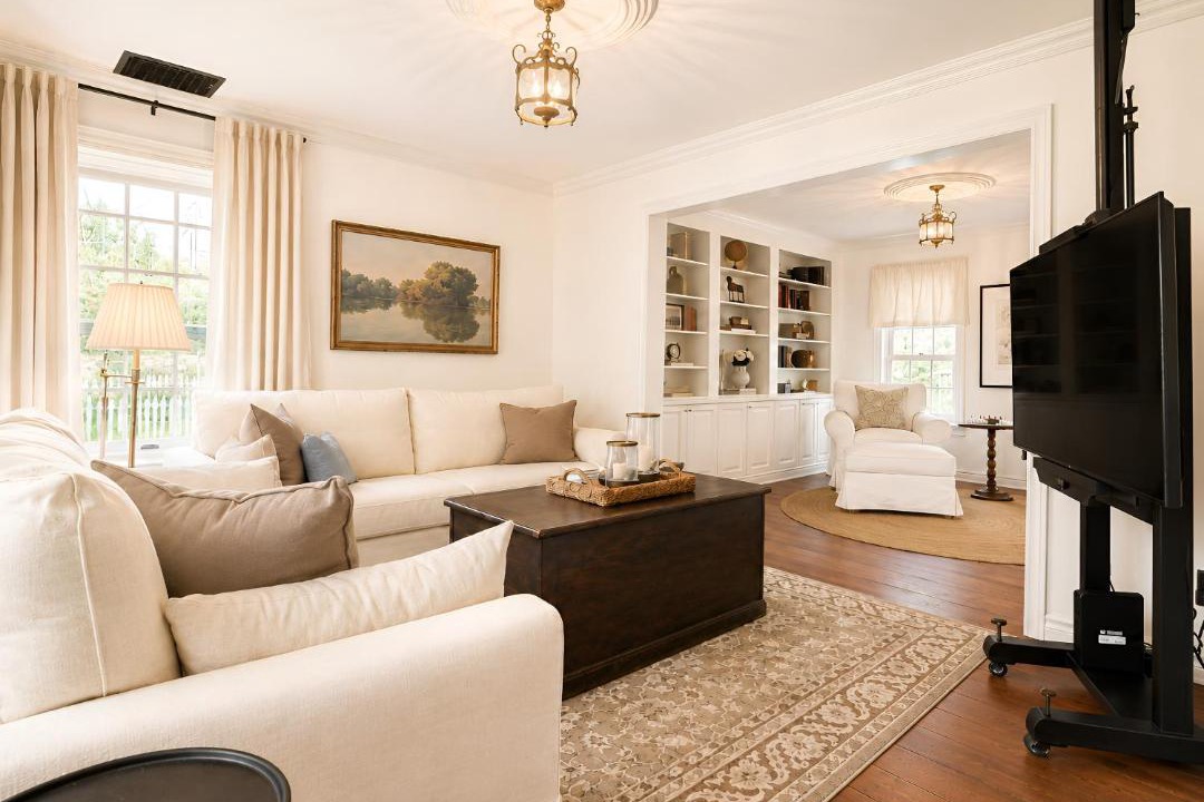 Photo of Livingroom in Queenston