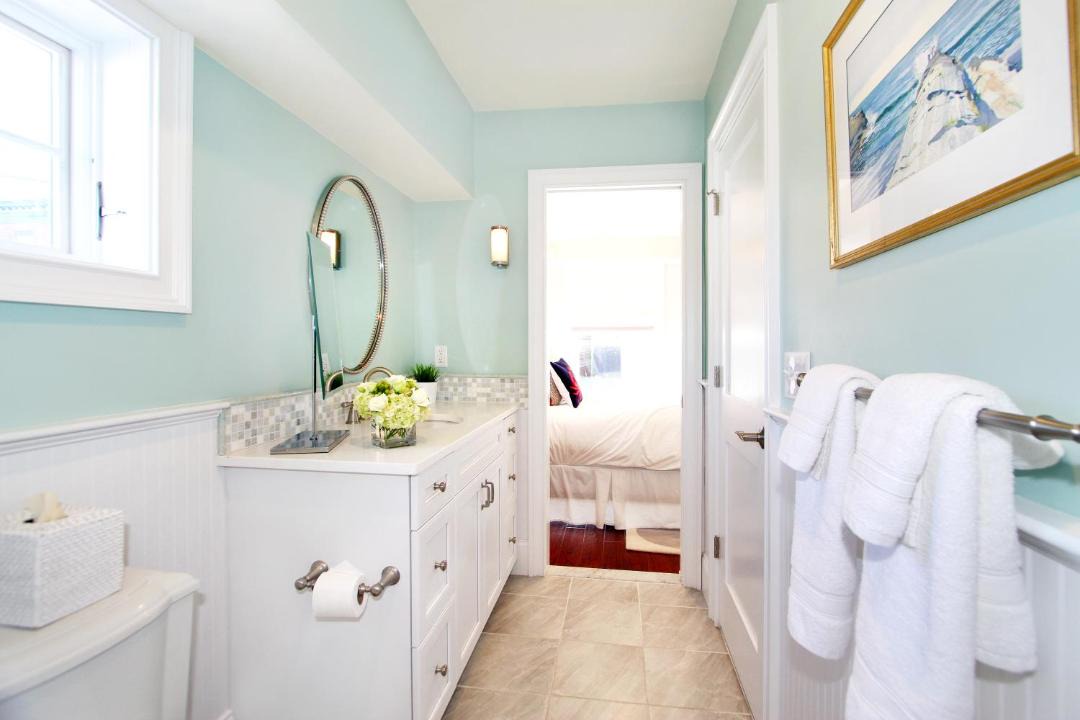 Photo of Bathroom in Yachting Village