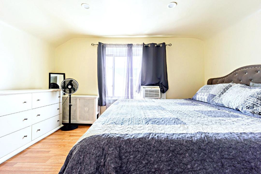 Photo of Bedroom in Valley Stream