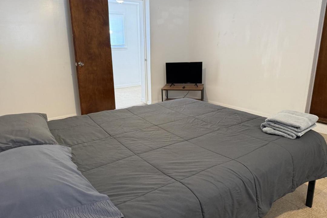 Photo of Bedroom in Perth Amboy