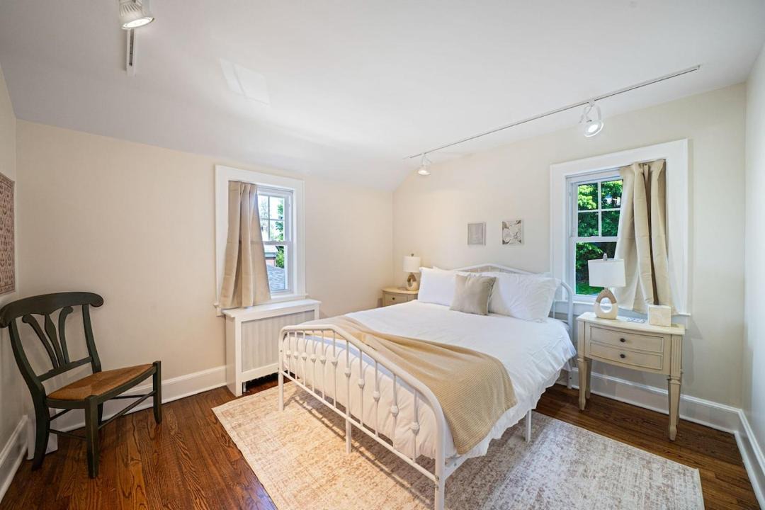 Photo of Bedroom in Huntington
