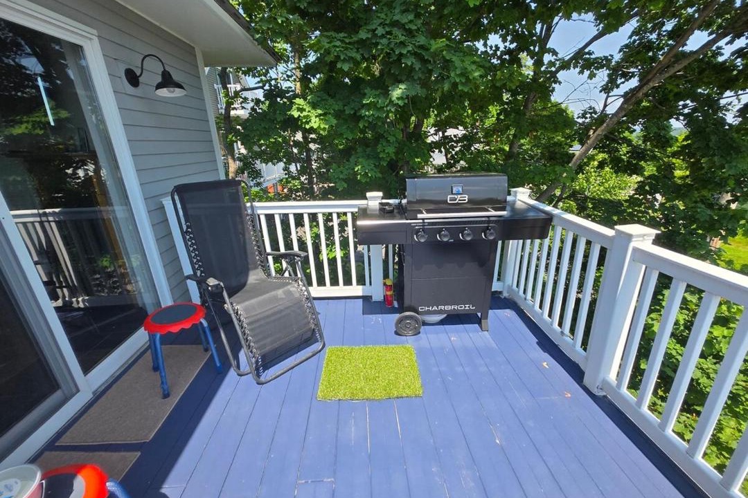 Photo of Patio Balcony in Weirs Beach