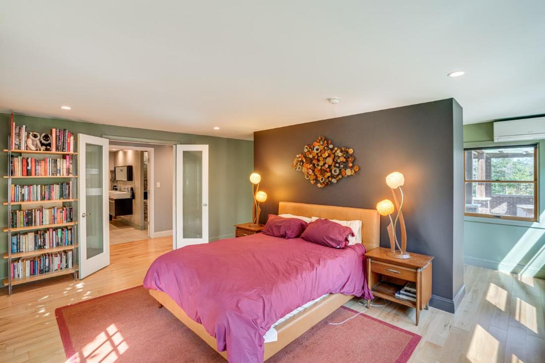 Photo of Bedroom in Hollowville