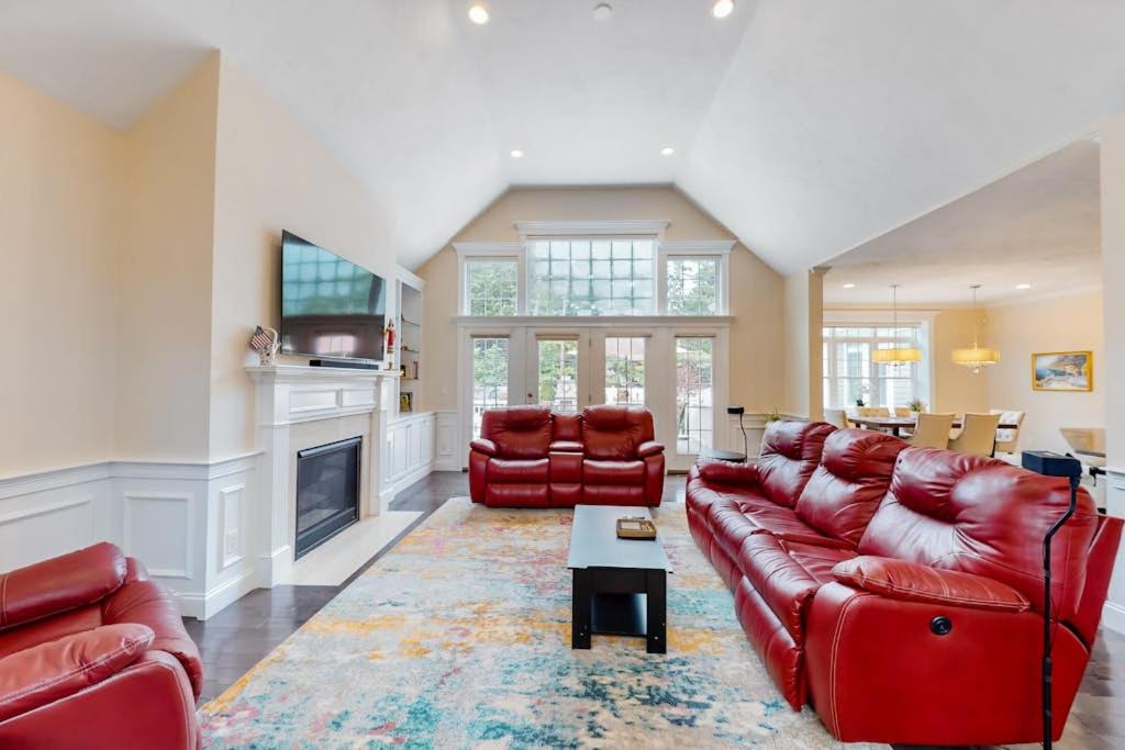 Photo of Livingroom in Mashpee Neck
