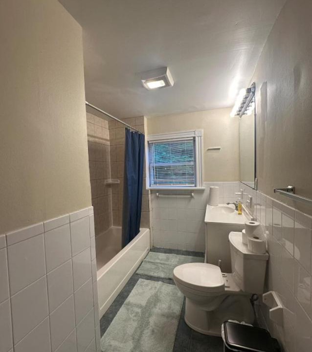 Photo of Bathroom in Cleveland Circle