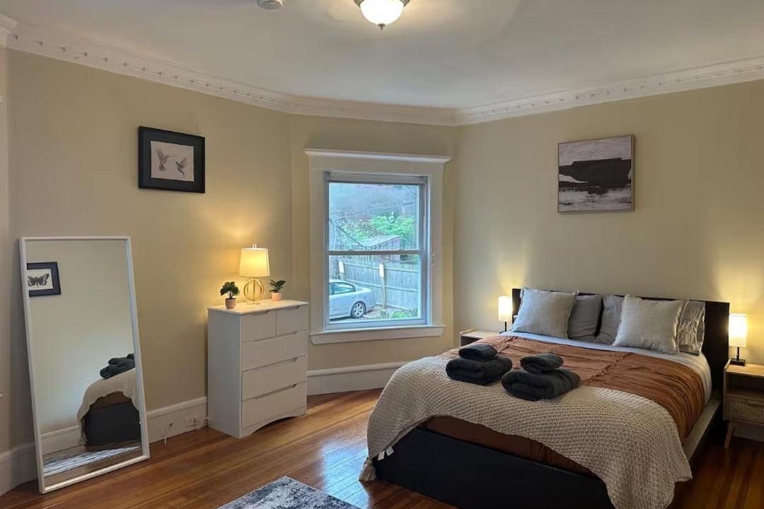 Photo of Bedroom in Cleveland Circle