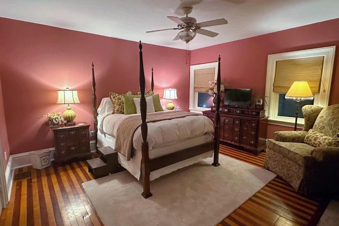 Photo of Bedroom in Oswego
