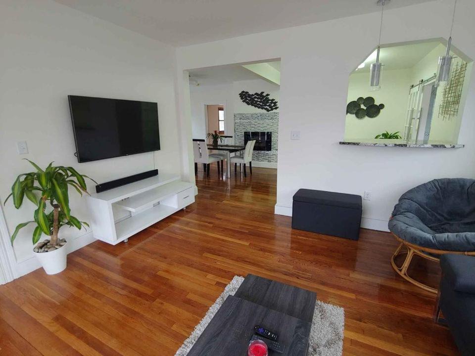 Photo of Livingroom in Avon
