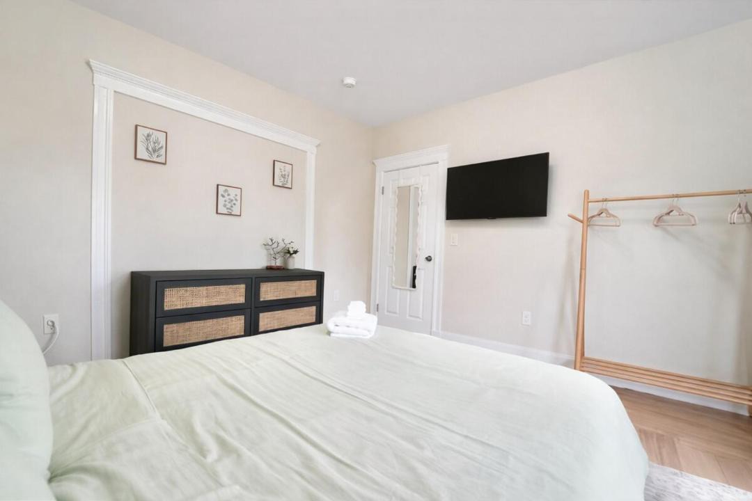 Photo of Bedroom in East Somerville