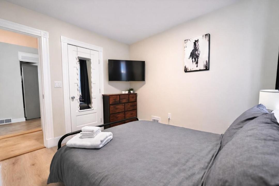 Photo of Bedroom in East Somerville