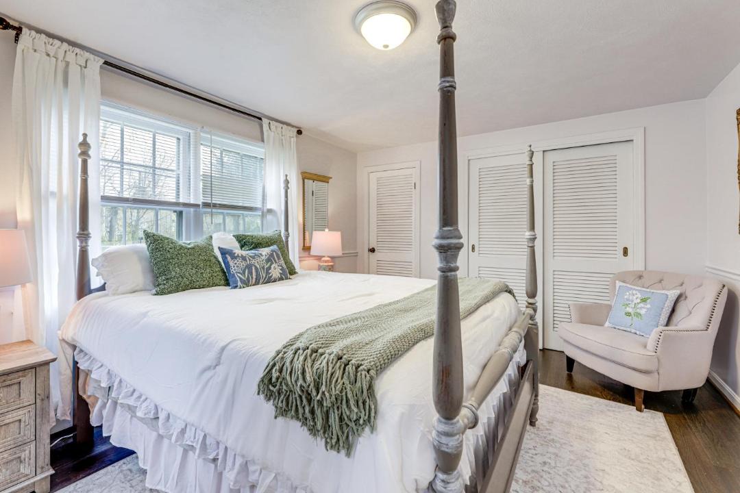Photo of Bedroom in Gilman