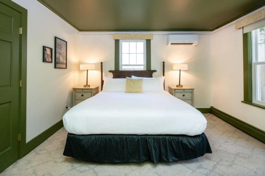 Photo of Bedroom in Lenox