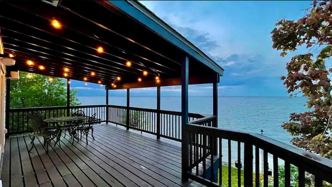 Photo of Patio Balcony in Town of Somerset