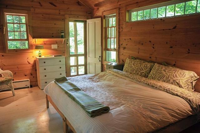 Photo of Bedroom in Williamsville