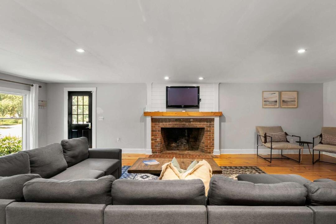 Photo of Livingroom in Dennis