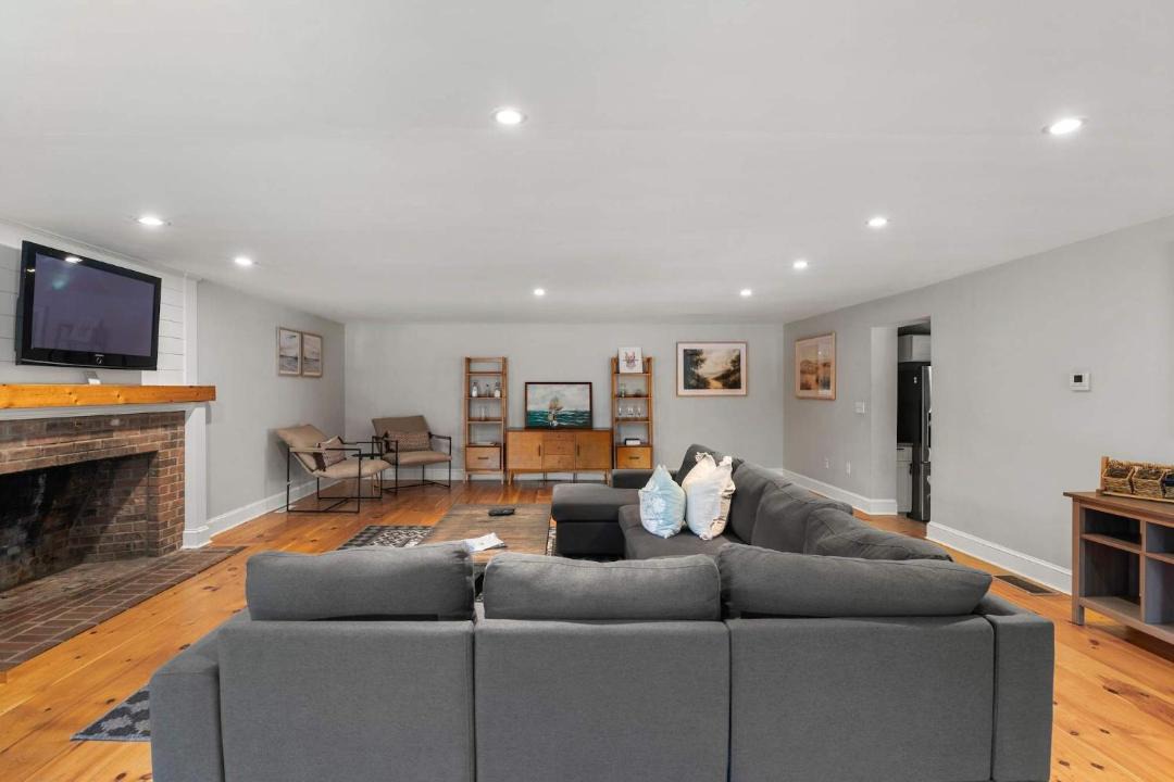 Photo of Livingroom in Dennis