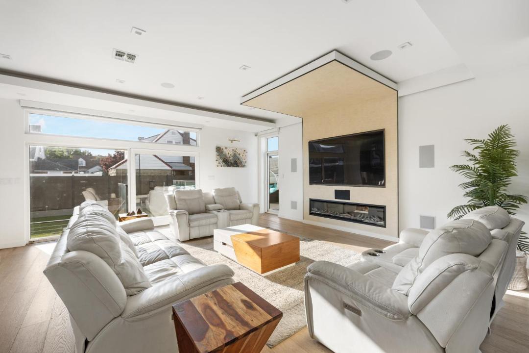 Photo of Livingroom in North Valley Stream