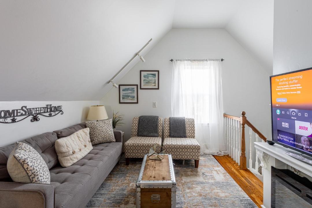 Photo of Livingroom in West End - West Side