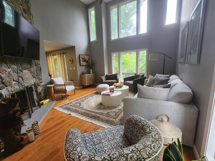 Photo of Livingroom in Wolfeboro