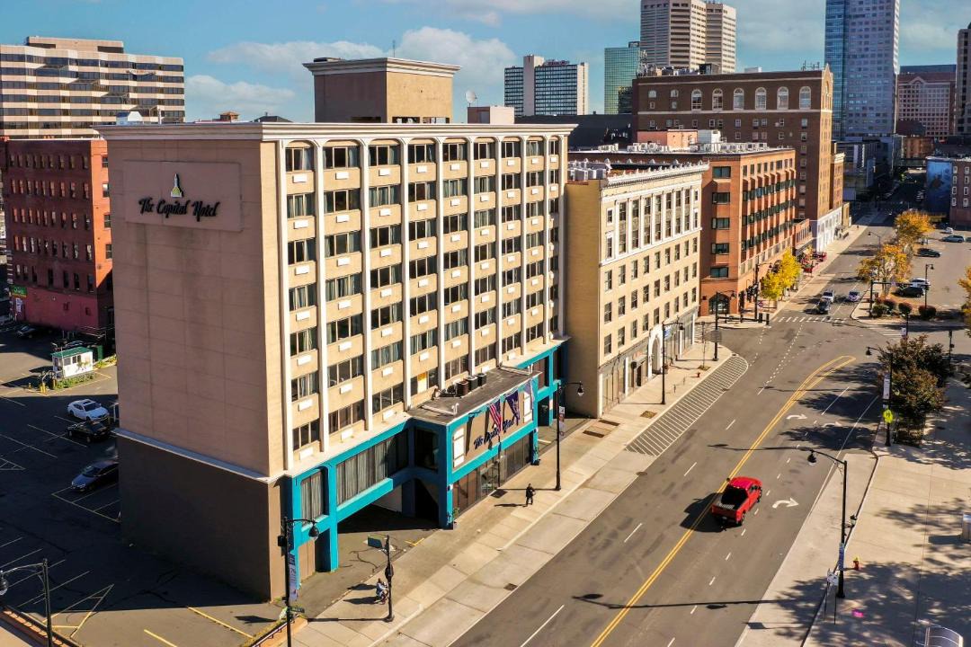 Photo of Others in Downtown Hartford