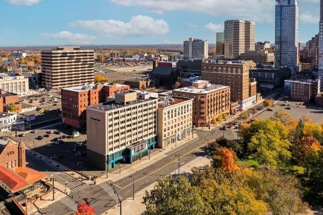 Photo of Others in Downtown Hartford