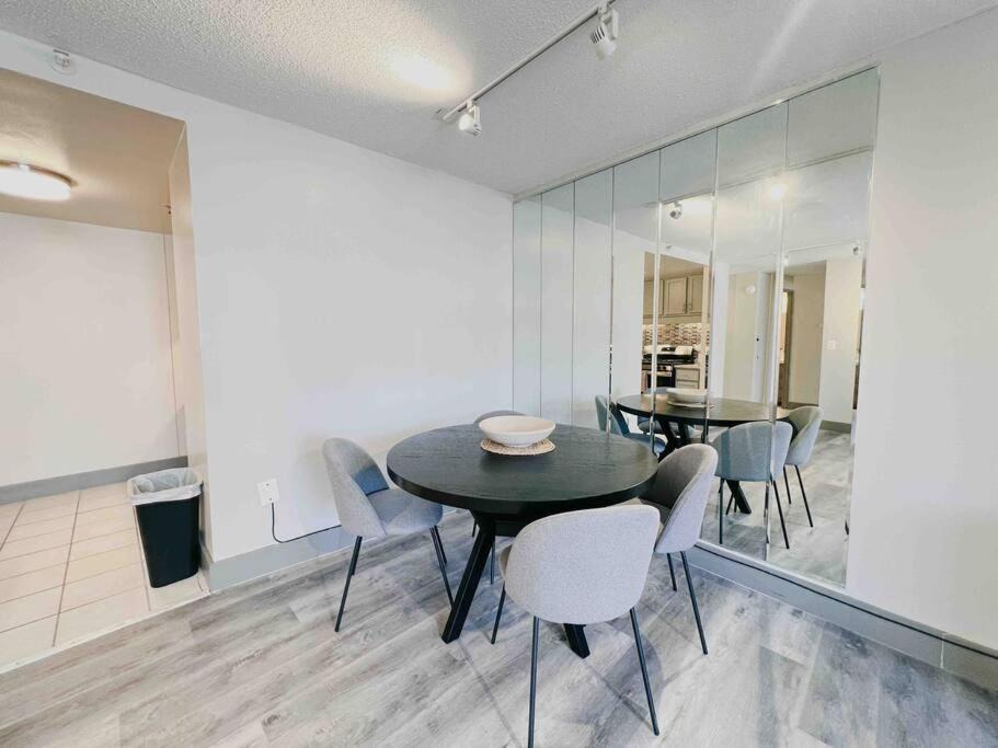 Photo of Others in Downtown Hartford