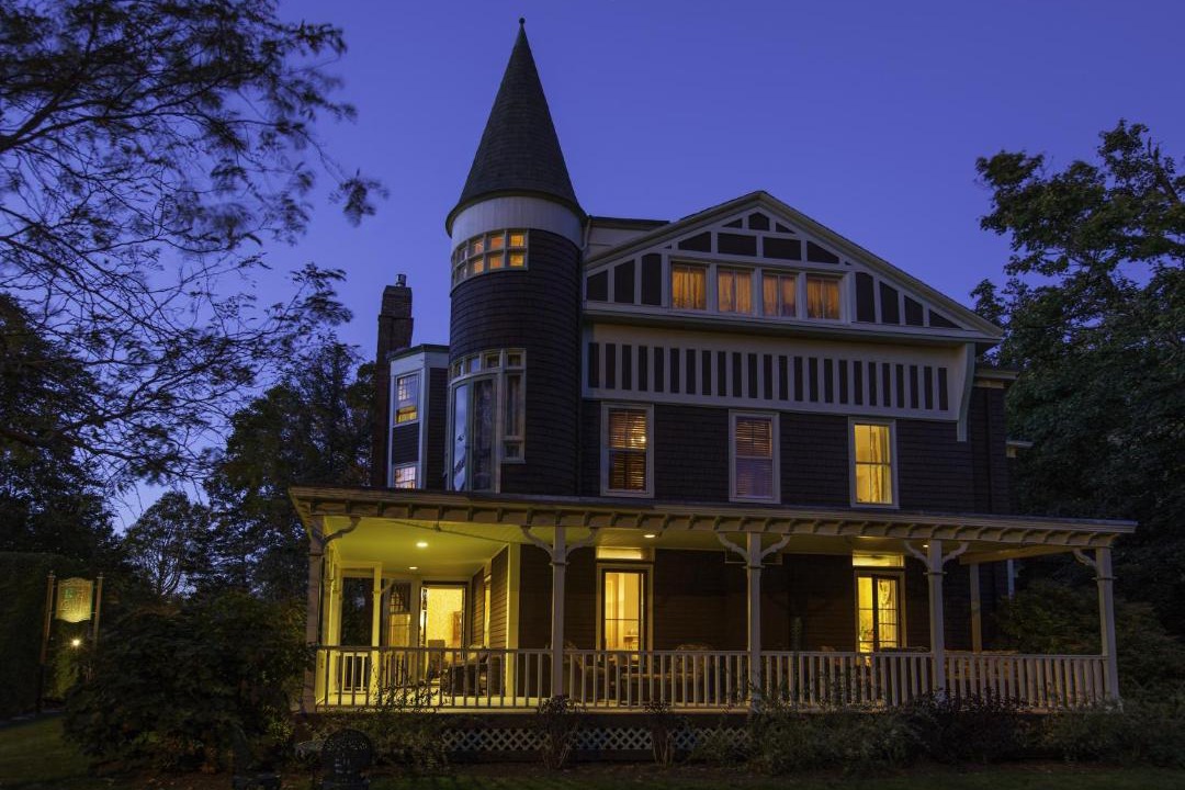 Photo of Others in Bellevue Avenue Historic District