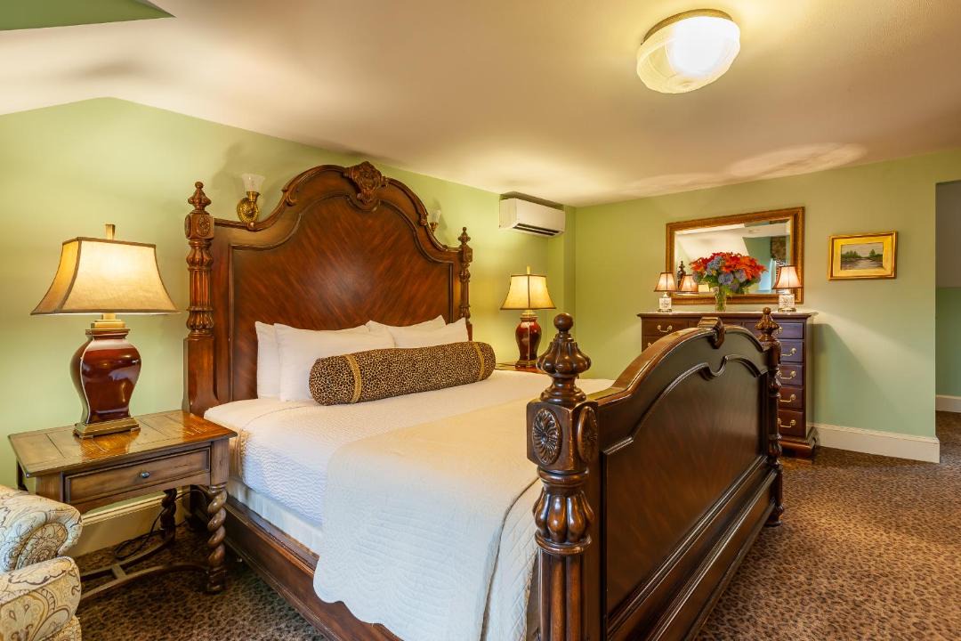 Photo of Bedroom in Bellevue Avenue Historic District