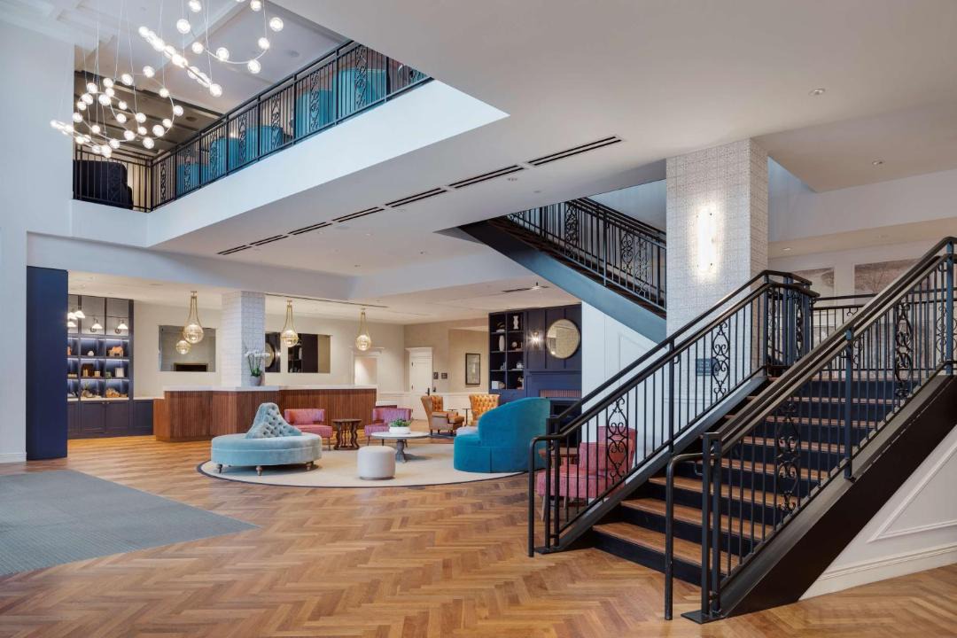 Photo of Livingroom in Government Center