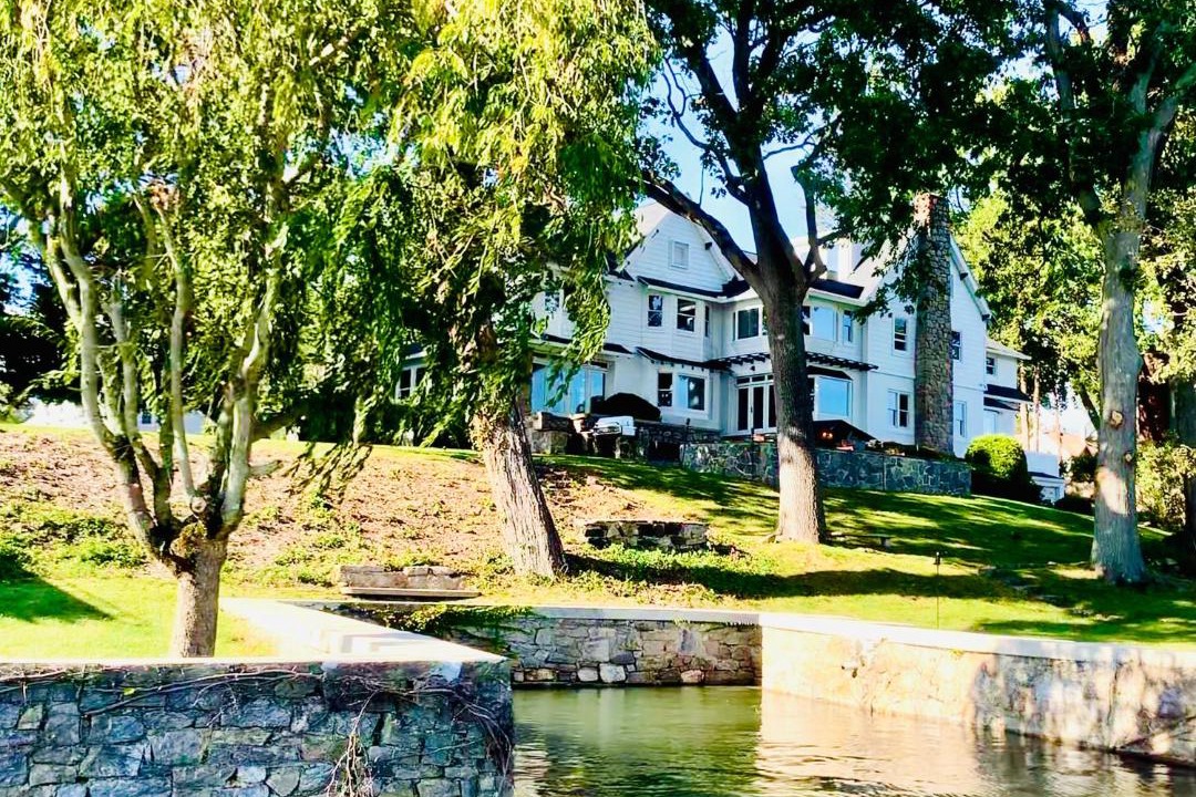 Photo of Others in Mamaroneck