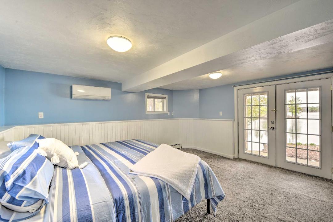 Photo of Bedroom in Lunenburg