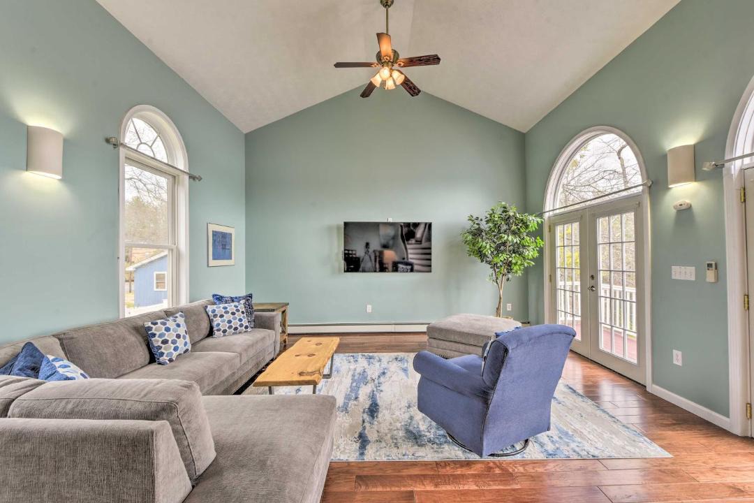 Photo of Livingroom in Lunenburg