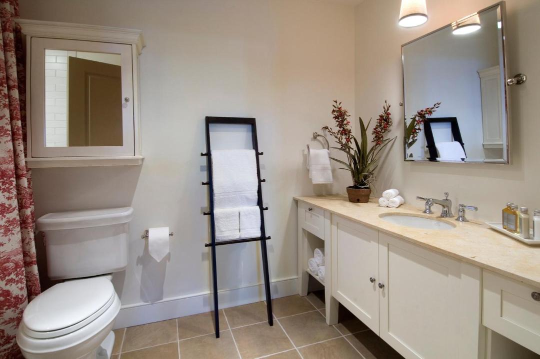 Photo of Bathroom in Warren