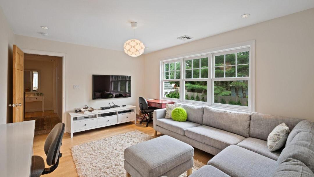 Photo of Livingroom in East Hampton North