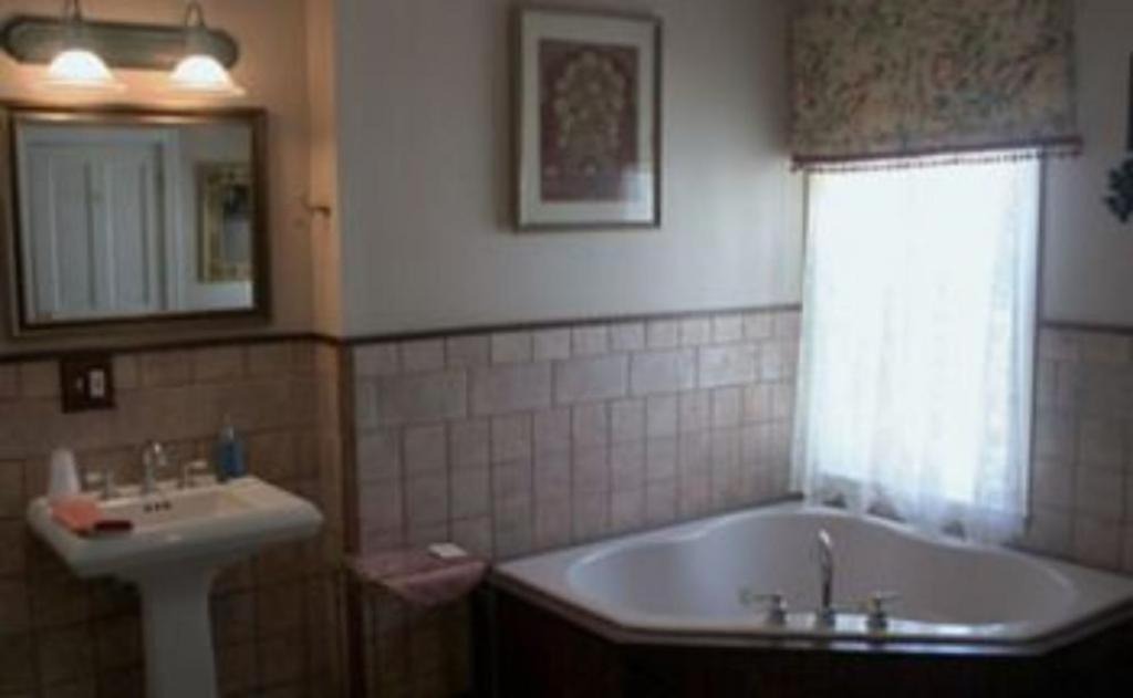 Photo of Bathroom in Yachting Village