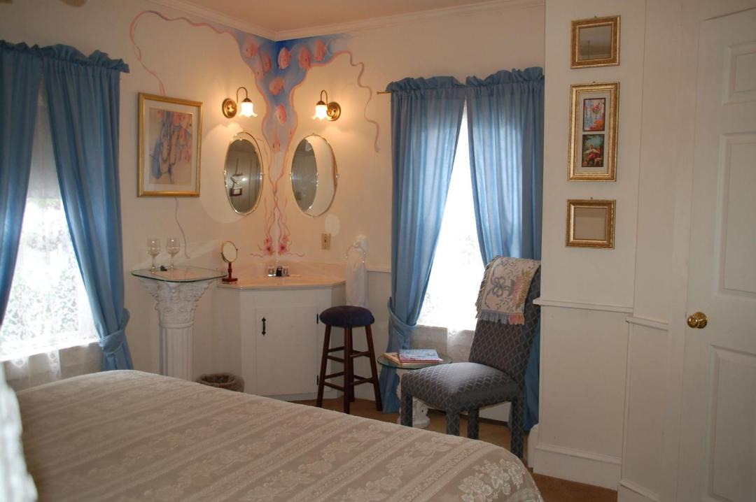 Photo of Bedroom in Yachting Village