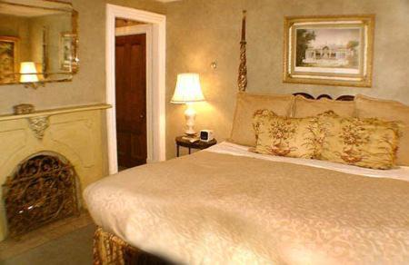 Photo of Bedroom in Historic Hill