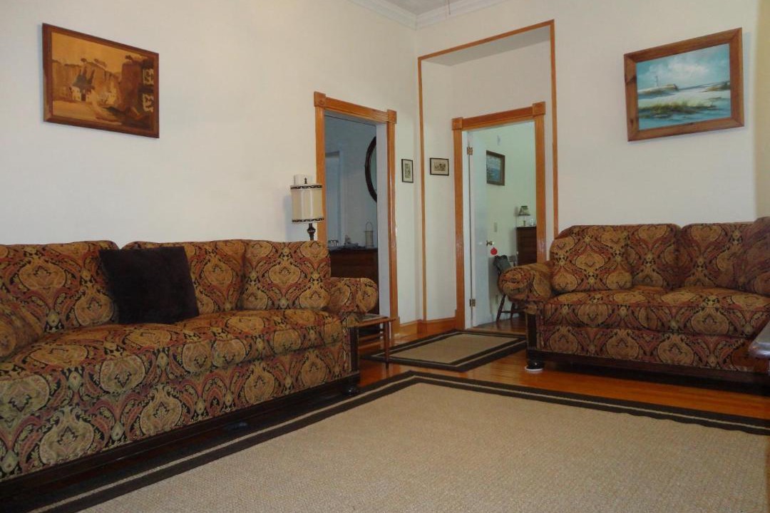 Photo of Livingroom in Historic Hill