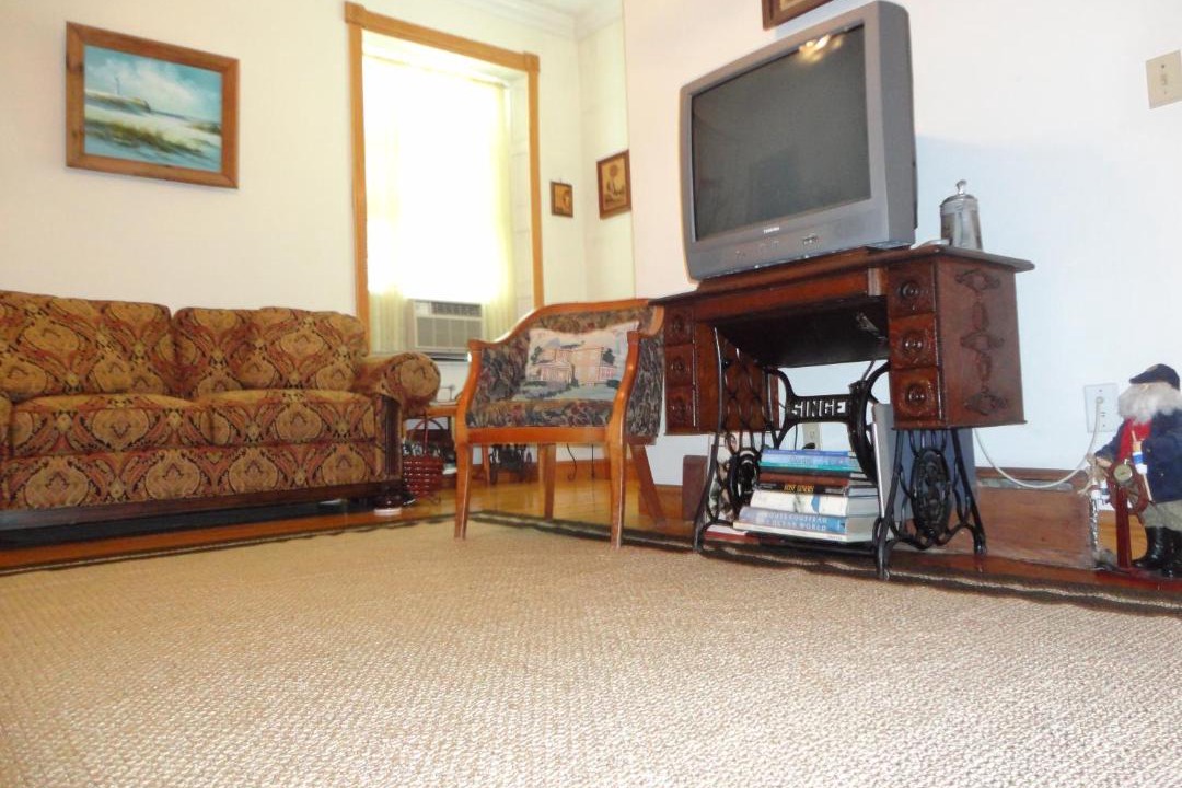 Photo of Livingroom in Historic Hill