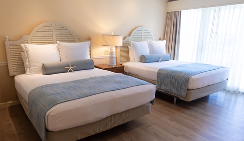 2 Queen Beds Upper Harborview