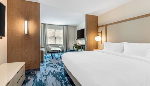 Suite, 1 King Bed with Sofa bed, Hearing Accessible