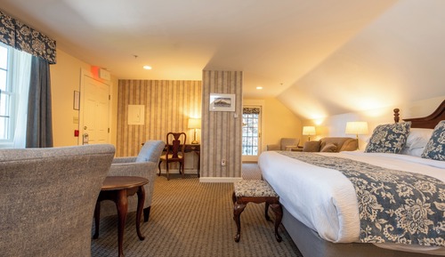 Jacobs House 3rd Floor King Suite