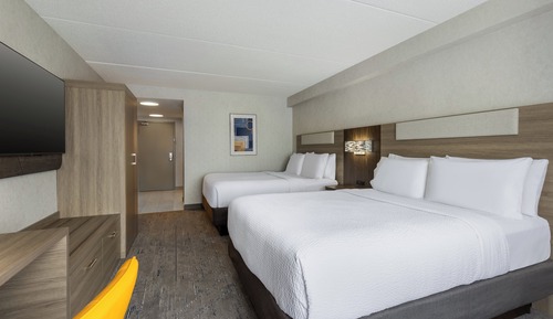 Standard Room, 2 Queen Beds, Accessible Bathtub (Communications)