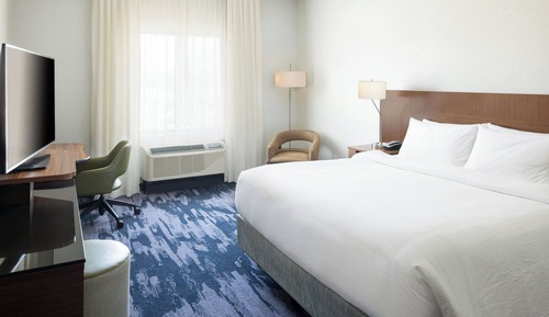 Room, 1 King Bed, Hearing Accessible